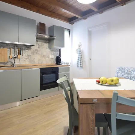 Pet Friendly Apartman Santo Stefano di Magra
