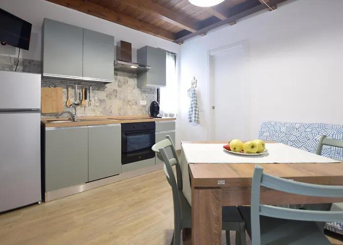 Pet Friendly Lejlighed Santo Stefano di Magra